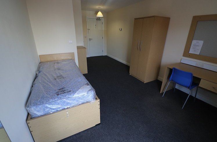 Student Accommodation Crown Halls Bedroom2