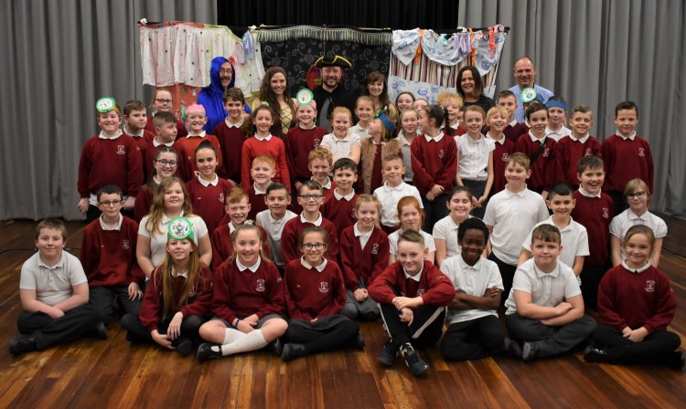 Cinderella 39 S Dilemma Panto At West View Primary 
