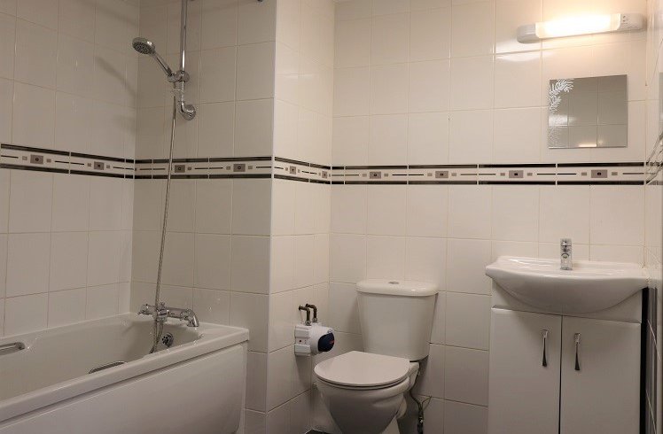 Student Accommodation Titan House Bathroom